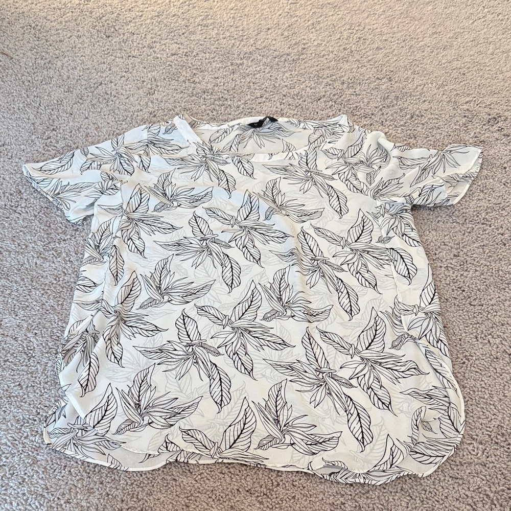 Banana Republic White Leaf-Print Short Sleeve Blouse